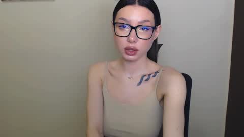 Snapshot of maxi_sweetheart chatting on 12.27.24 Joanna online show from 12.27.24