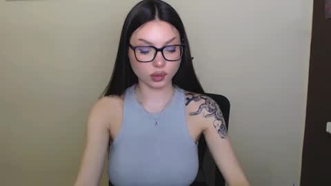 Snapshot of maxi_sweetheart chatting on 02.25.25 Joanna online show from 02.25.25