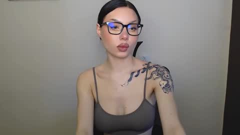 Snapshot of maxi_sweetheart chatting on 03.10.25 Joanna online show from 03.10.25