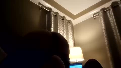 Snapshot of maxichaud chatting on 10.18.25 Maxichaud online show from 10.18.25