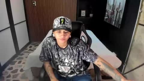 Snapshot of maxigarcia_ chatting on 05.15.26 Maxi online show from 05.15.26