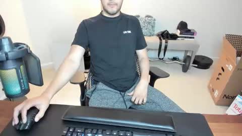 Snapshot of maximal91 chatting on 12.02.25 maximal91 online show from 12.02.25