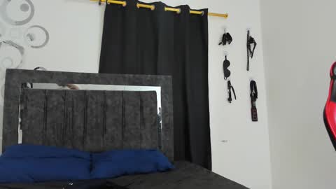 Maximiliano online show from 12.04.25