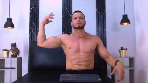Maximiliano online show from 05.25.26