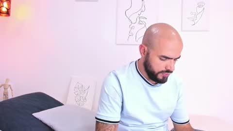 M A X I M O online show from 10.19.25