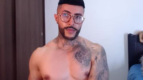 Independent Model online show from 01.14.25