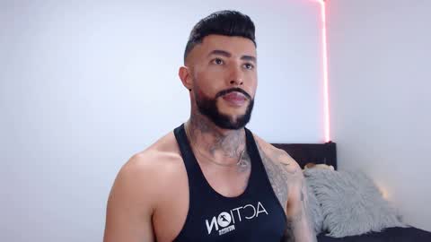 Independent Model online show from 09.18.25
