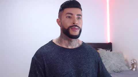 Independent Model online show from 10.25.25