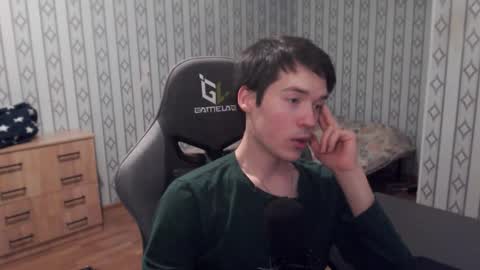 Snapshot of maximuslan chatting on 12.17.25 Marcolas online show from 12.17.25