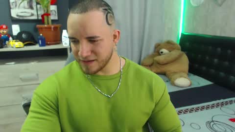 Snapshot of maximussantorini chatting on 12.07.24 maximus online show from 12.07.24