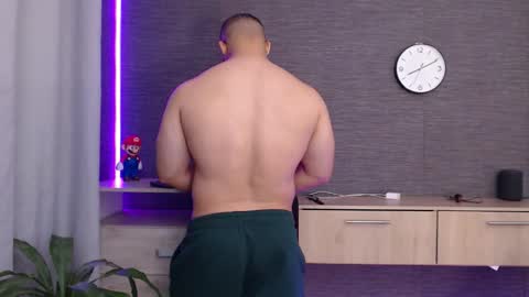 Snapshot of maximussantorini chatting on 12.04.25 maximus online show from 12.04.25