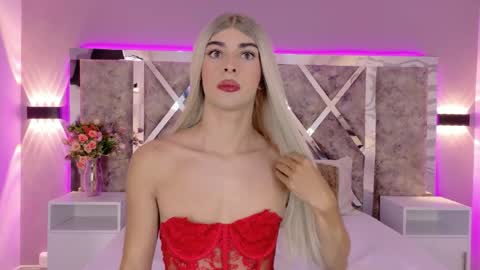 Snapshot of maxirogers chatting on 03.14.26 Maxi Rogers online show from 03.14.26