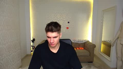 MaxKaiden online show from 10.20.25