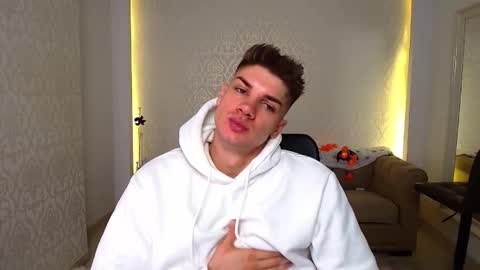 MaxKaiden online show from 10.23.25