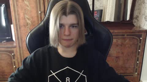 Snapshot of maxplay18 chatting on 12.03.24 Max online show from 12.03.24