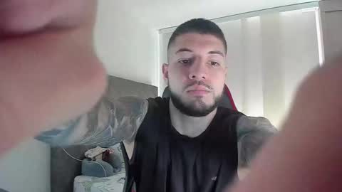 maxvibe_ online show from 11.18.25