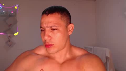 Snapshot of maxwel949813 chatting on 10.04.25 Max online show from 10.04.25