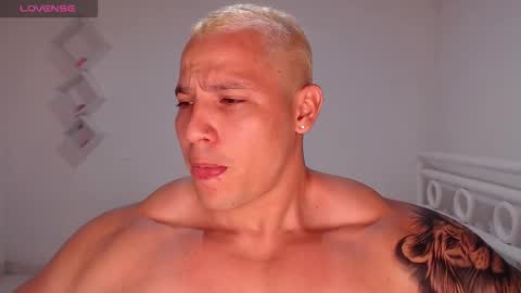 Snapshot of maxwel949813 chatting on 10.26.25 Max online show from 10.26.25