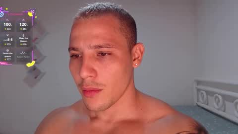 Snapshot of maxwel949813 chatting on 11.12.25 Max online show from 11.12.25