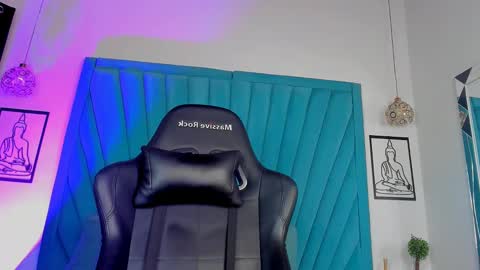 Snapshot of maxwell_dupont chatting on 01.31.25 MAX online show from 01.31.25