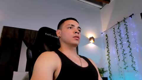 Snapshot of maxwell_dupont chatting on 02.11.25 MAX online show from 02.11.25