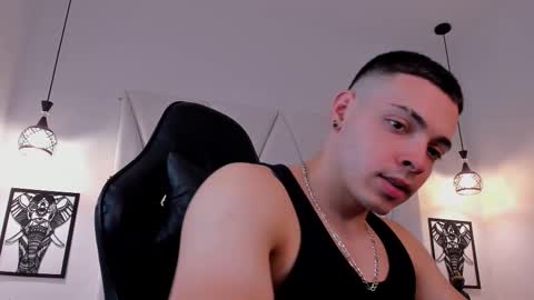 Snapshot of maxwell_dupont chatting on 02.15.25 MAX online show from 02.15.25