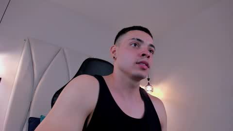 Snapshot of maxwell_dupont chatting on 02.19.25 MAX online show from 02.19.25