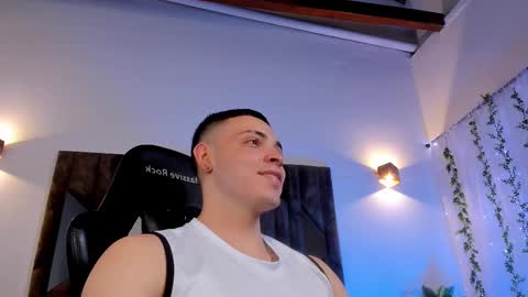 Snapshot of maxwell_dupont chatting on 02.22.25 MAX online show from 02.22.25