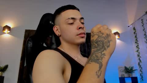 Snapshot of maxwell_dupont chatting on 02.23.25 MAX online show from 02.23.25