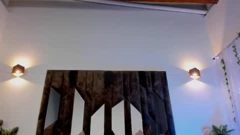 Snapshot of maxwell_dupont chatting on 02.24.25 MAX online show from 02.24.25