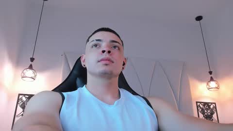 Snapshot of maxwell_dupont chatting on 02.25.25 MAX online show from 02.25.25