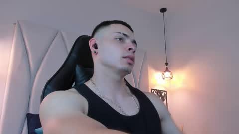 Snapshot of maxwell_dupont chatting on 02.26.25 MAX online show from 02.26.25