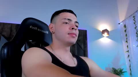 Snapshot of maxwell_dupont chatting on 03.03.25 MAX online show from 03.03.25