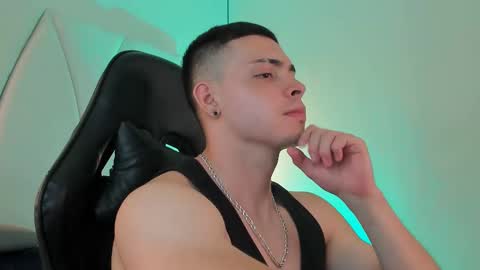 Snapshot of maxwell_dupont chatting on 03.09.25 MAX online show from 03.09.25