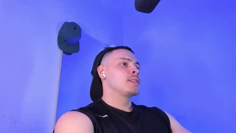 Snapshot of maxwell_dupont chatting on 09.27.25 MAX online show from 09.27.25