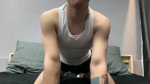 Snapshot of maxwoolf chatting on 04.11.26 Max online show from 04.11.26