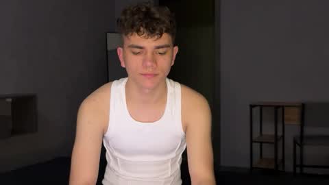 Snapshot of maxwoolf chatting on 05.05.26 Max online show from 05.05.26