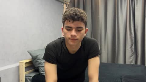 Snapshot of maxwoolf chatting on 05.17.26 Max online show from 05.17.26