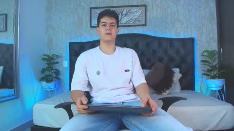 Maxxi online show from 12.14.25