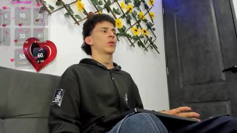 Snapshot of maxxx_bigcock chatting on 02.12.26 Max online show from 02.12.26