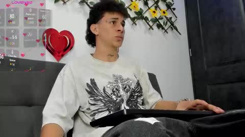 Snapshot of maxxx_bigcock chatting on 02.14.26 Max online show from 02.14.26