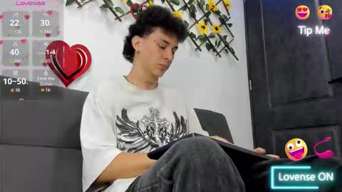 Snapshot of maxxx_bigcock chatting on 02.18.26 Max online show from 02.18.26