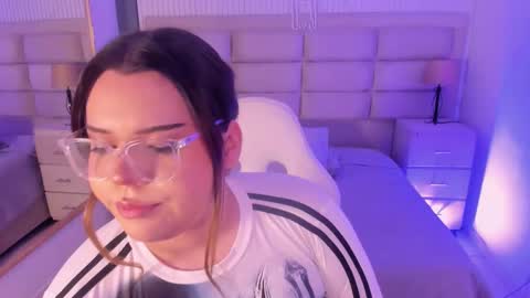 Snapshot of maxxxine_ chatting on 01.18.26 Maxine Minx online show from 01.18.26