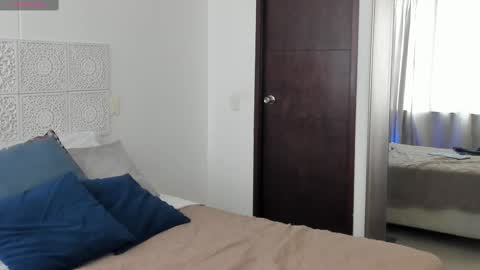 Snapshot of maxzy_star chatting on 09.17.25 Victoria online show from 09.17.25