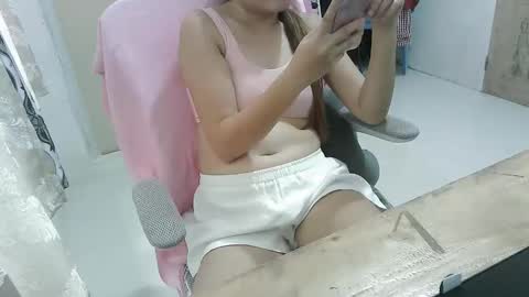 Snapshot of may171822 chatting on 10.04.25 may online show from 10.04.25