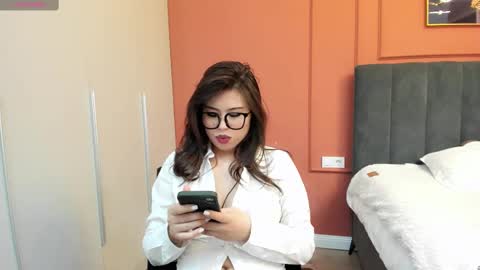 Mia online show from 03.12.25