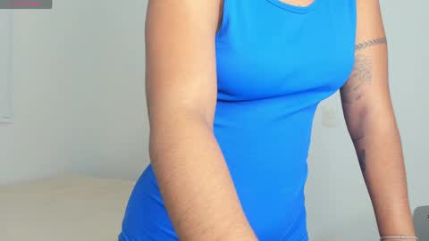 Snapshot of maya__fox chatting on 05.05.26 OF mayitta19 online show from 05.05.26