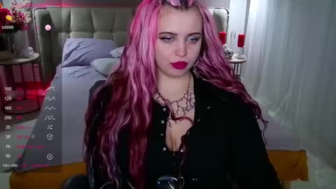 Maya Mils online show from 02.16.25