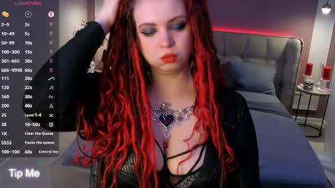 Maya Mils online show from 04.17.26