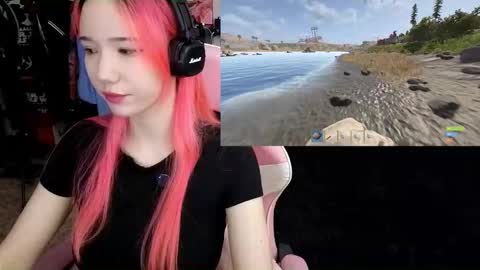 Snapshot of maya_viola chatting on 12.19.25 Maya Viola online show from 12.19.25